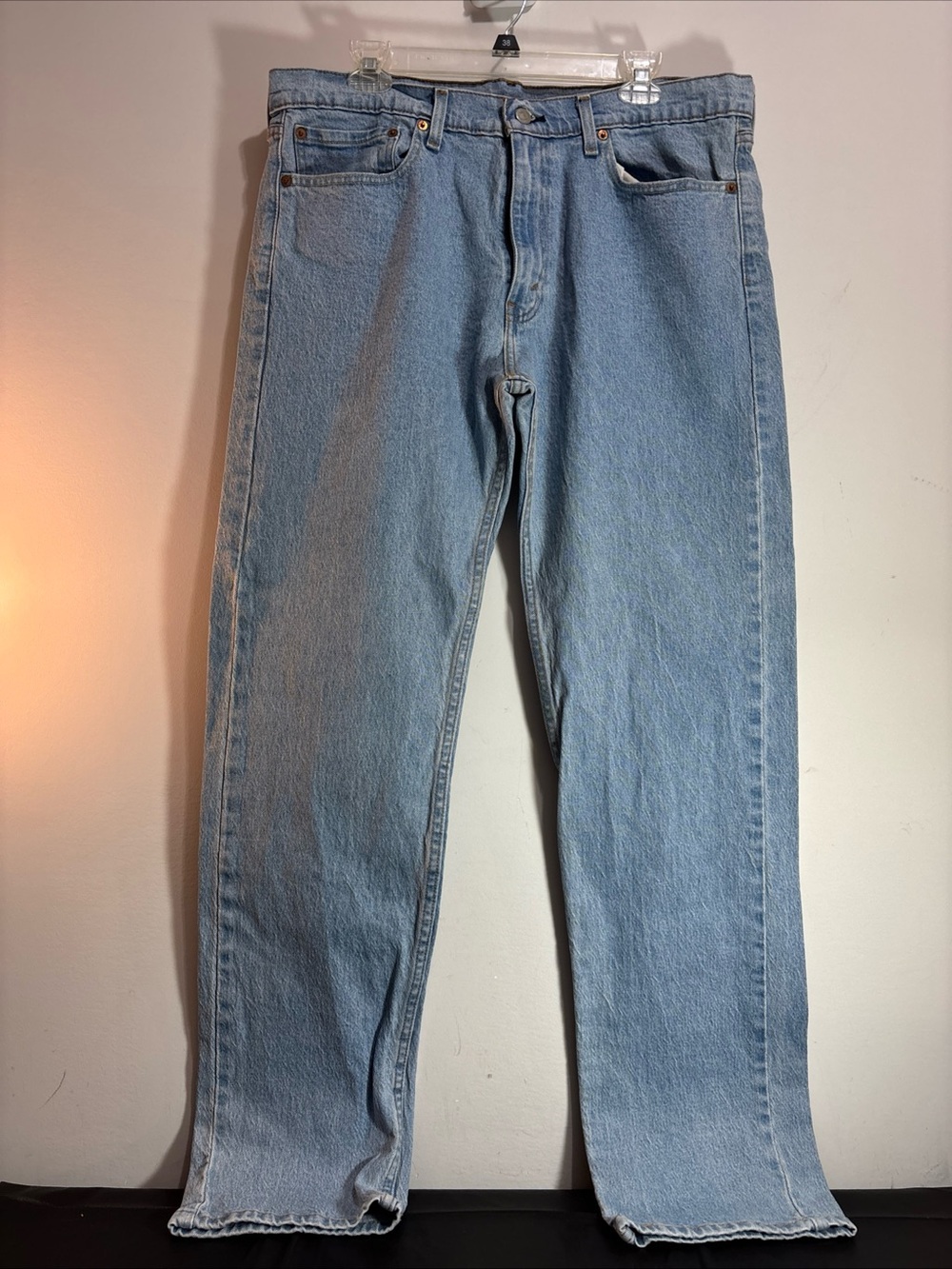 Levi’s 505 Classic Men's Light Blue Straight-Leg Jeans. J-63
